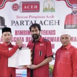 Muzakir Manaf, Ketua Partai aceh terpilih secara Aklamasi pada Mubes ke III Partai Aceh. ( Foto AJNN)
