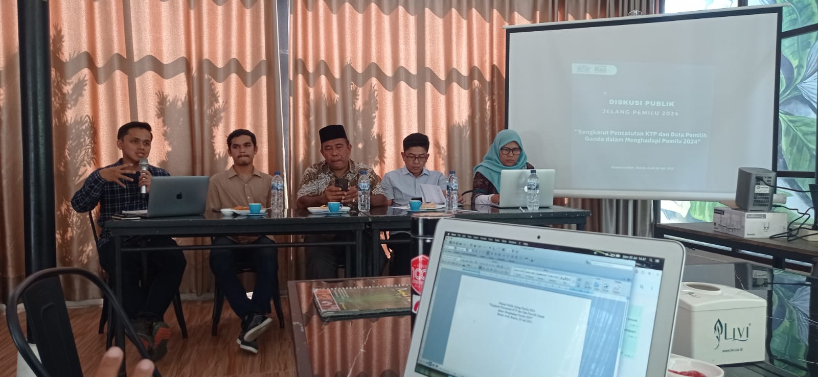 Diskusi Publik bedah hasil temuan tim Klup Jurnalis Investigasi Aceh Pencatutan NIK masyarakat oleh Parpol dan calon DPD Peserta pemilu 2024.oleh ICW dan MaTA.