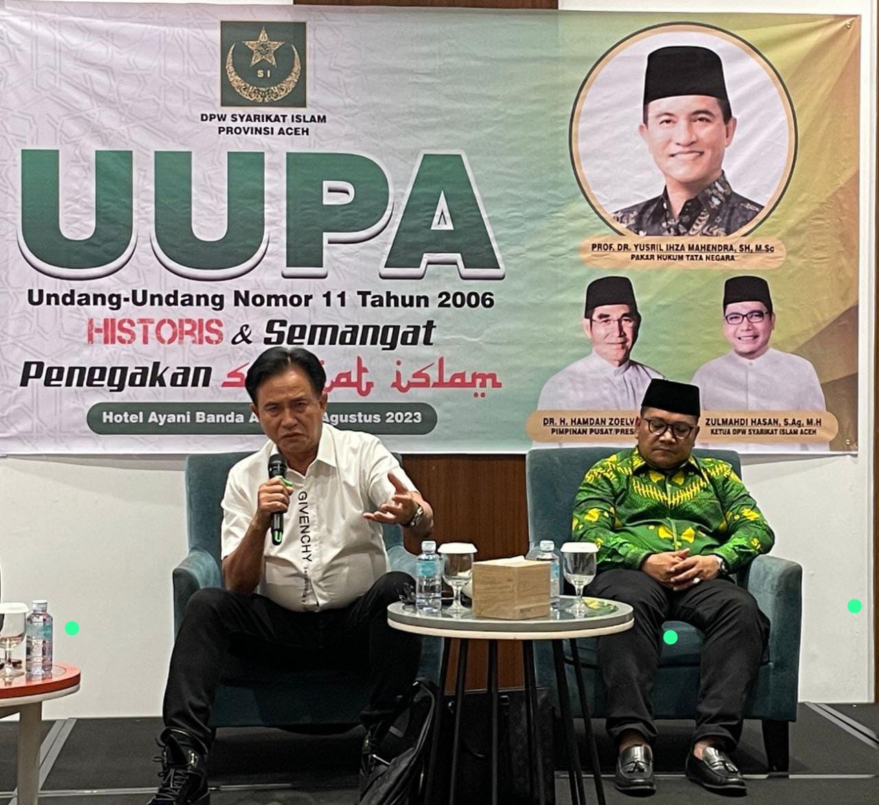 Prof Yusril Izha Mahendra dalam diskusi publik terkait histori UUPA Syariat Islam Foto: Fitri Digdata.id