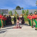 Anak-anak Linge sedang mementaskan tarian goel saat menyambut tamu dalam pestival Linge. Foto; Haris/Digdata.id