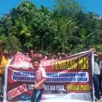 Sejumlah warga Kemukiman Pameu, Kecamatan Rusip Antara, Kabupaten Aceh Tengah menolak Warga penolakan perusahaan tambang PT PNM Senin 22 Oktober 2024 ( Foto; Ist.)