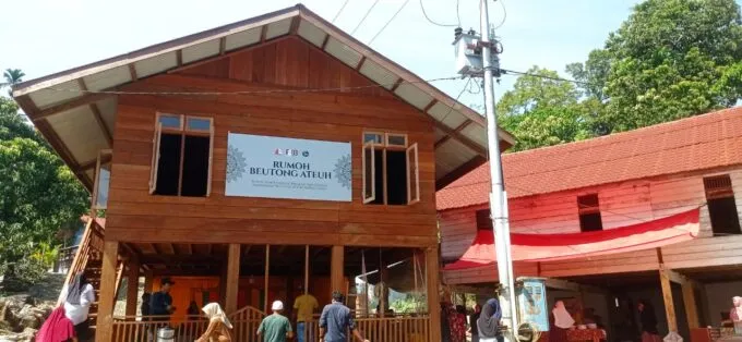 Rumah Beutong Ateuh yang merupakan inisiasi Perempuan Beutong Ateuh(PBB) untuk menjaga hutan dan sejarah Beutong Ateuh. Foto: Fitri//Digdata.id
