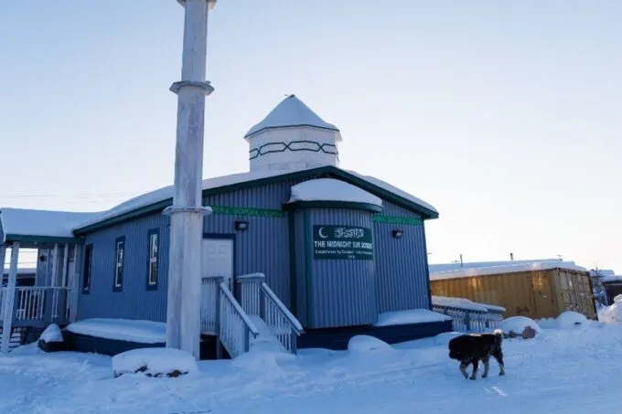 Midnightsun Mosque, Mesjid di Inuvik. Poto : HO