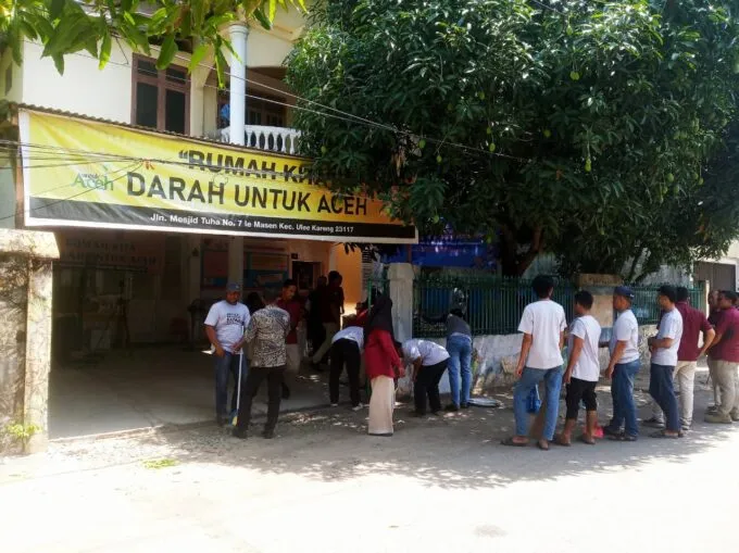 Belasan Klien Bapas Aceh melakukan aksi sosial, sebagai implementasi UU No. 1 Tahun 2023 tentang Kitab Undang-Undang Hukum Pidana. Poto : Dara Elachee/Digdata.id