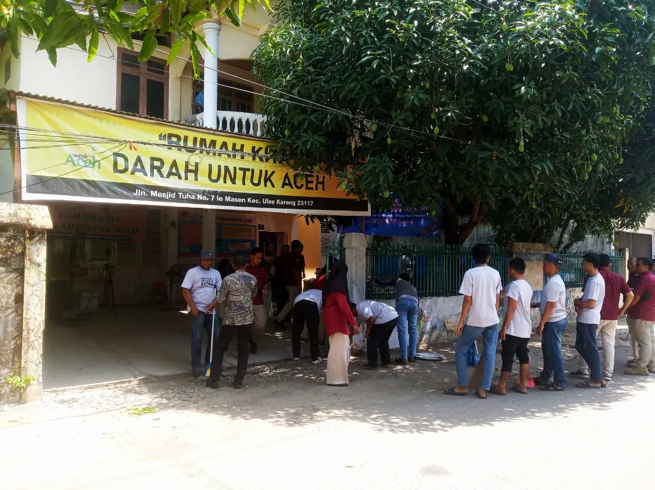 Belasan Klien Bapas Aceh melakukan aksi sosial, sebagai implementasi UU No. 1 Tahun 2023 tentang Kitab Undang-Undang Hukum Pidana. Poto : Dara Elachee/Digdata.id