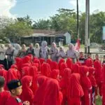 Apel peringatan Hari Kesaktian Pancasila siswa TKS IT Bazla di halaman sekolah